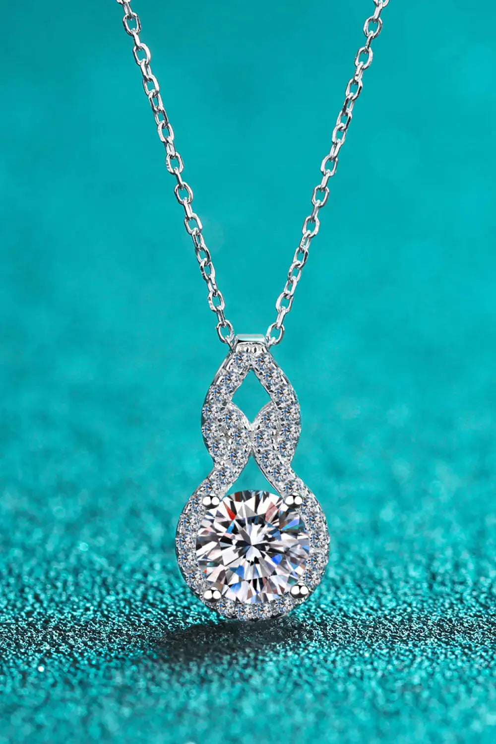 Carat Moissanite Pendant Necklace - Elegant Sparkle for Every Occasion - LuxeStreet Boutique