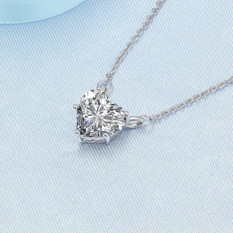 Moissanite Pendant Necklace Clavicle Chain for Elegant Style - LuxeStreet Boutique