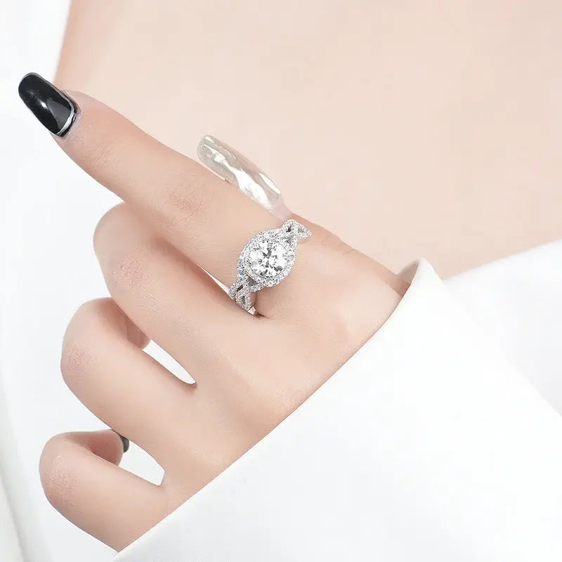 Stylish Round Moissanite Ring - Elegant Moissanite Ring - LuxeStreet Boutique