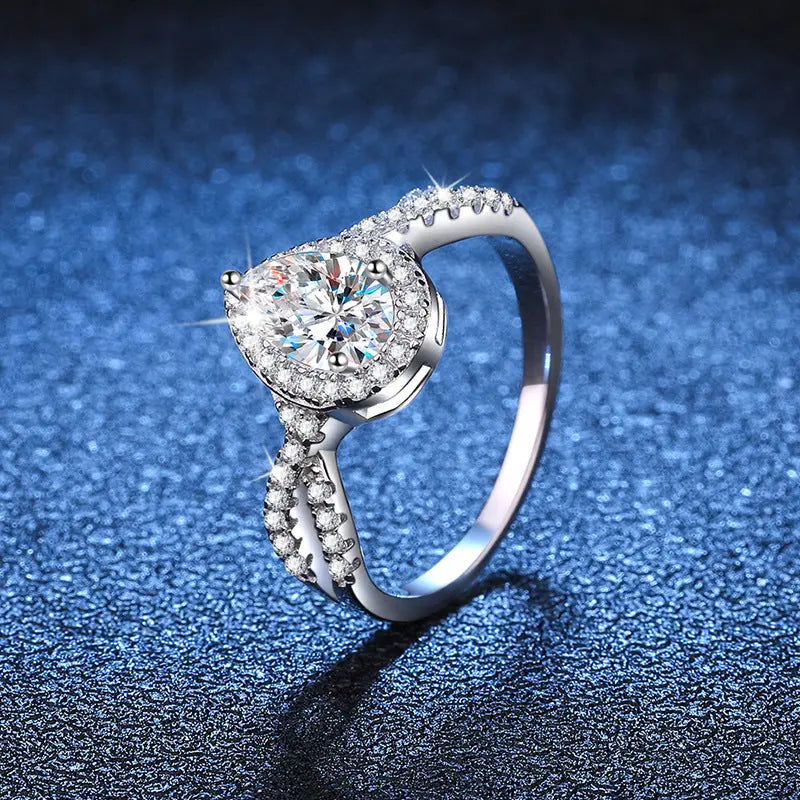 Women's Moissanite Ring - Stylish Fashion Personality Statement - LuxeStreet Boutique